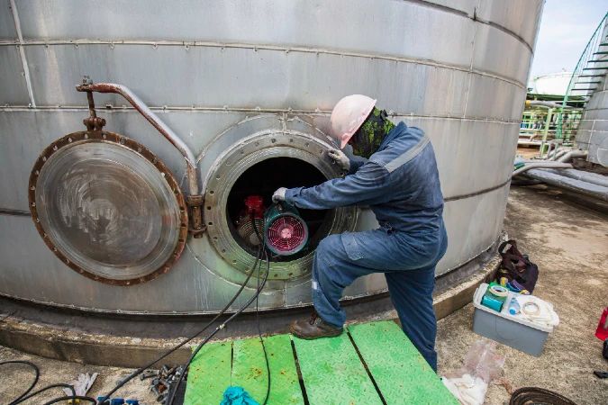 How Do Professional Water Tank Cleaning Services in Dubai Keep Your Water Safe and Clean?